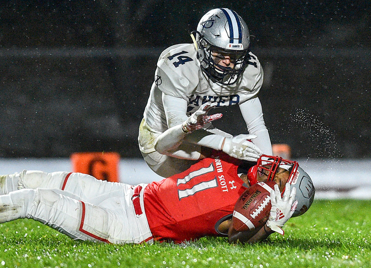 110119-qct-spt-ns-xavier-fball-008a.JPG